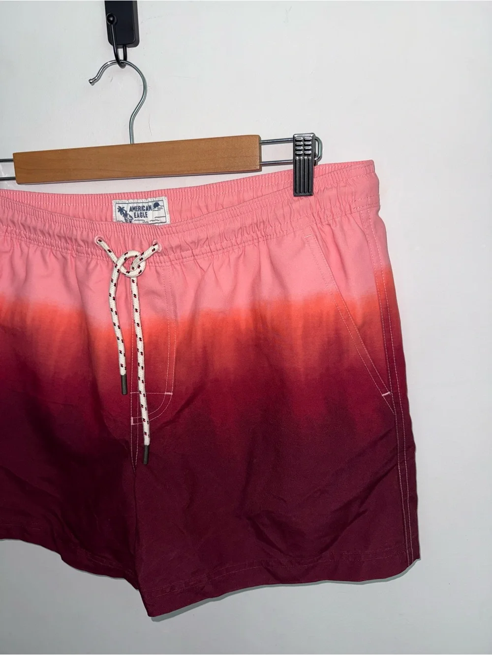 American Eagle 5.5” Dip Dye Swim Trunks Medium